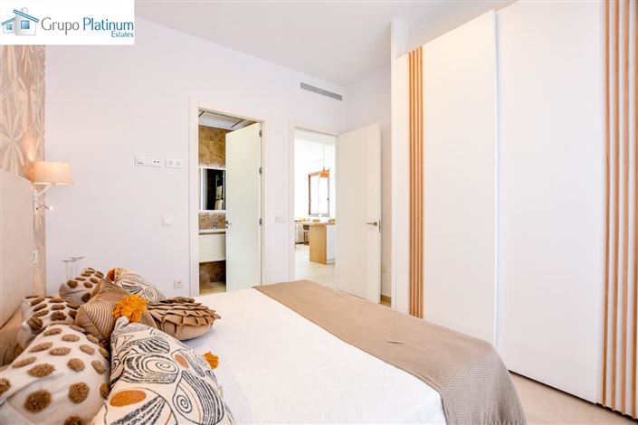 Image No.20-3 Bed Villa for sale