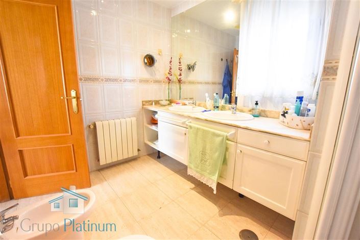 Image No.15-5 Bed Villa for sale