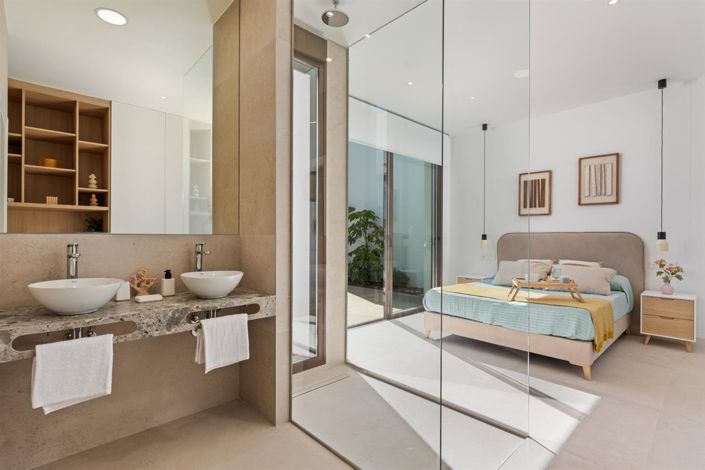 Image No.20-3 Bed Property for sale