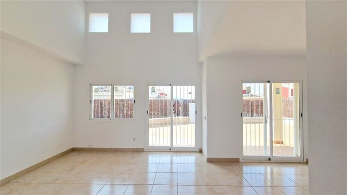 Image No.2-3 Bed Villa for sale