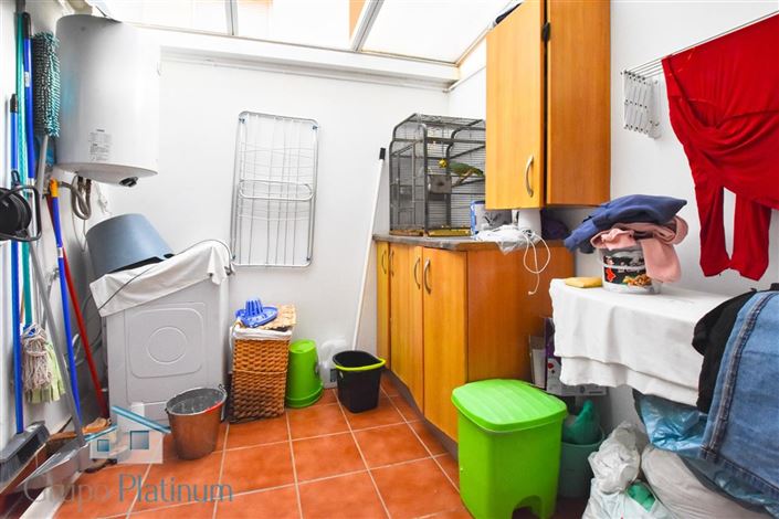 Image No.10-3 Bed Property for sale