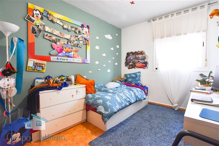 Image No.12-3 Bed Property for sale