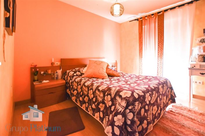 Image No.18-3 Bed Property for sale