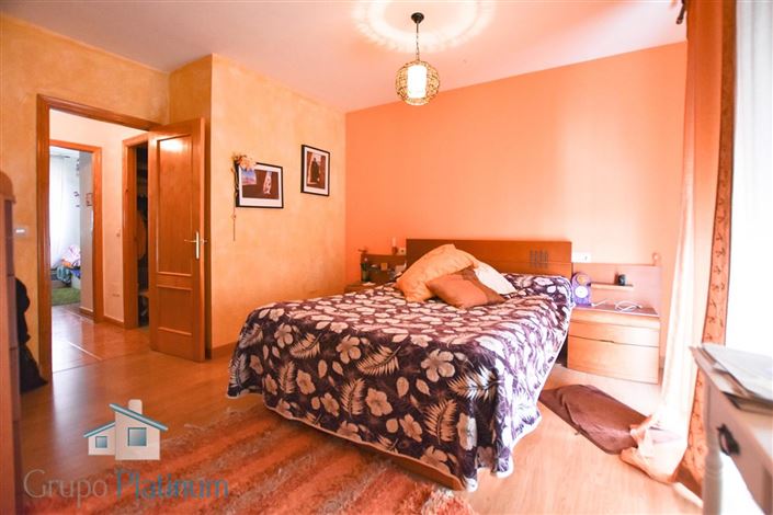 Image No.19-3 Bed Property for sale