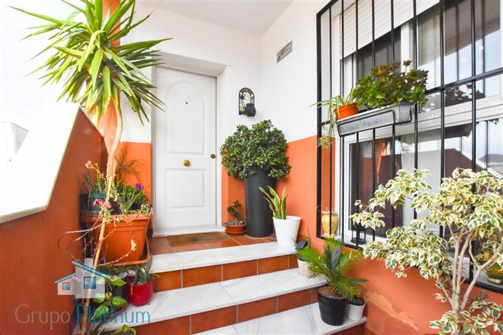 Image No.2-3 Bed Property for sale