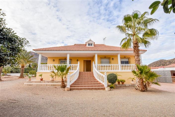 Image No.1-4 Bed Villa for sale
