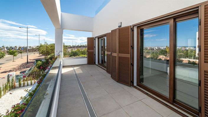 Image No.11-2 Bed Property for sale