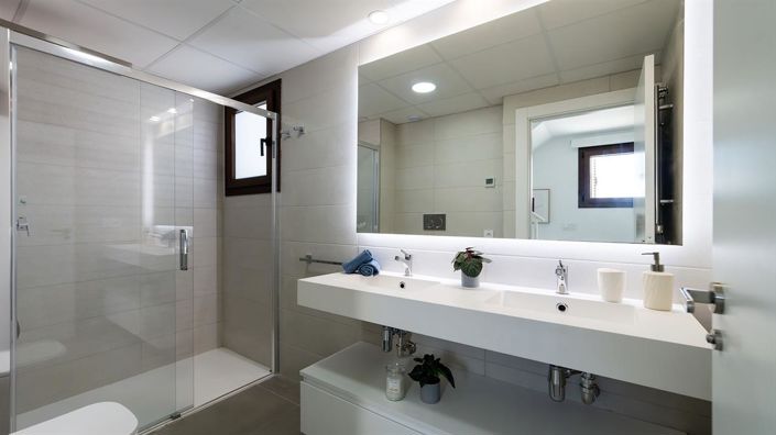 Image No.13-2 Bed Property for sale