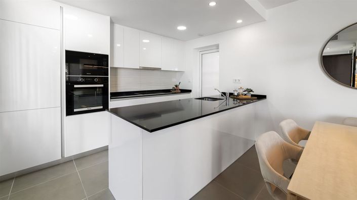 Image No.9-2 Bed Property for sale