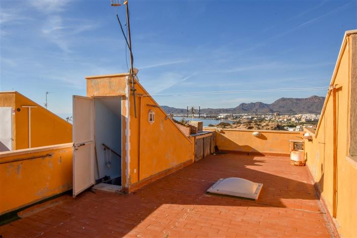 Image No.21-3 Bed Property for sale