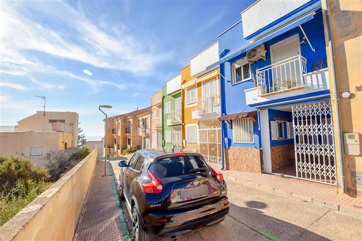 Image No.31-3 Bed Property for sale