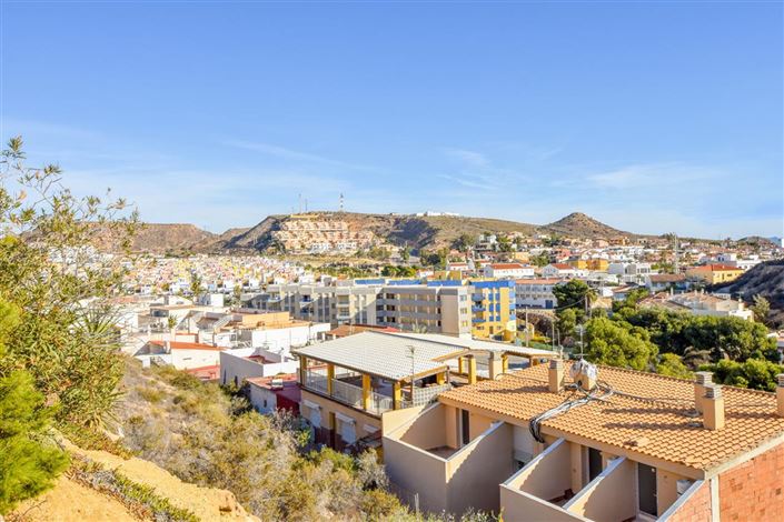 Image No.33-3 Bed Property for sale