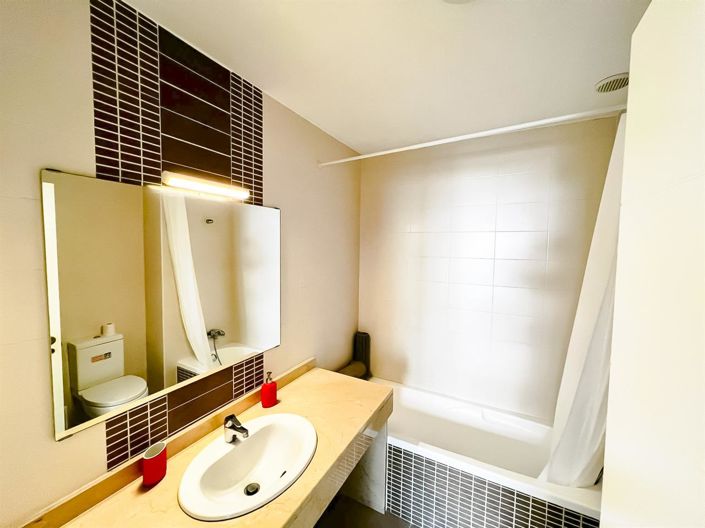 Image No.17-2 Bed Apartment for sale