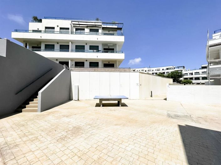 Image No.32-2 Bed Apartment for sale