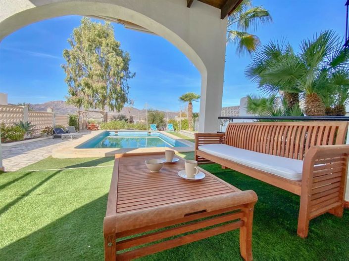 Image No.1-4 Bed Property for sale
