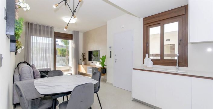 Image No.5-3 Bed Property for sale