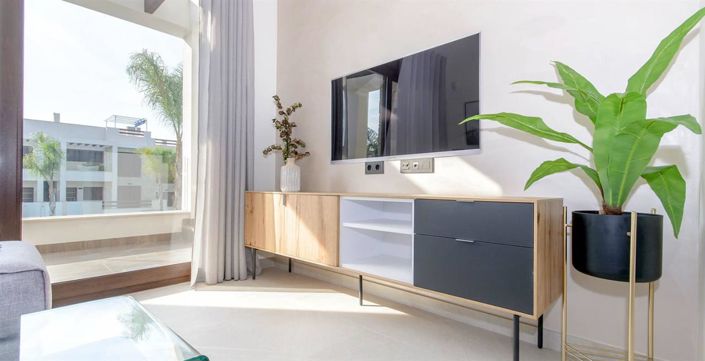 Image No.9-3 Bed Property for sale