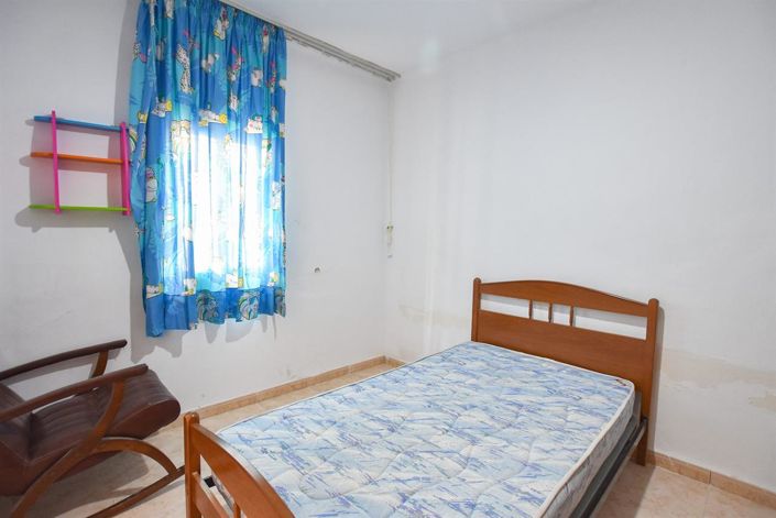 Image No.10-4 Bed Property for sale