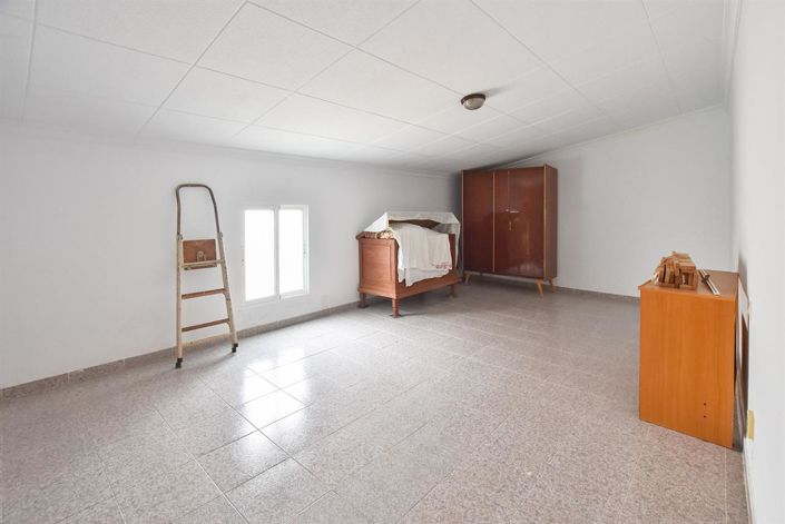 Image No.14-4 Bed Property for sale