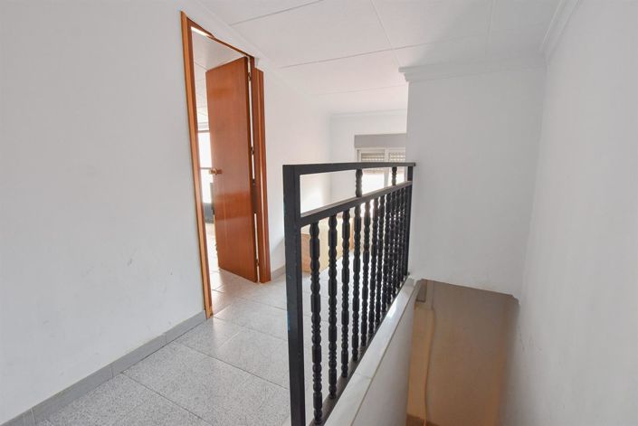 Image No.15-4 Bed Property for sale