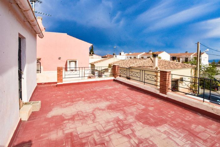 Image No.18-4 Bed Property for sale