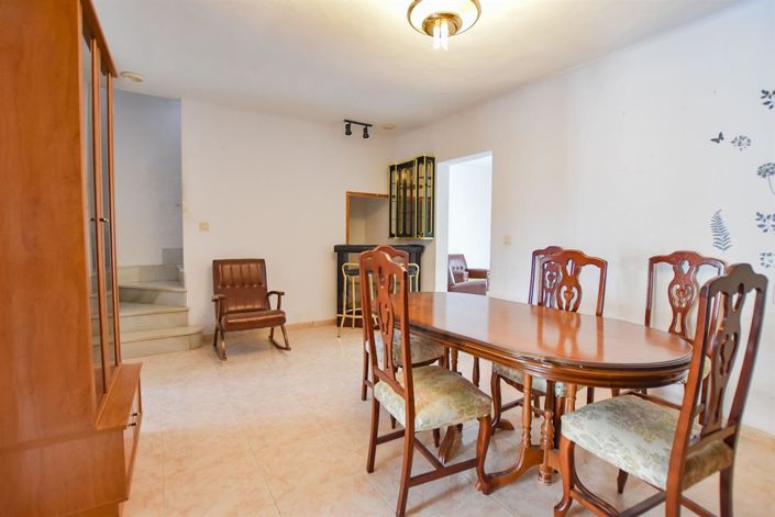 Image No.6-4 Bed Property for sale