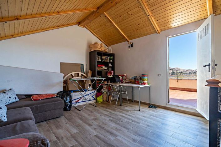 Image No.11-4 Bed Property for sale