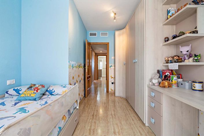 Image No.19-4 Bed Property for sale