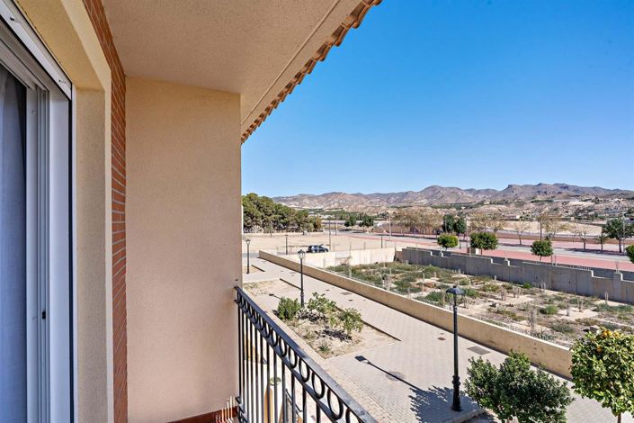 Image No.32-4 Bed Property for sale