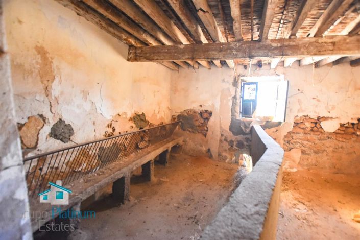 Image No.12-4 Bed Villa for sale