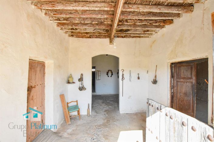 Image No.4-4 Bed Villa for sale