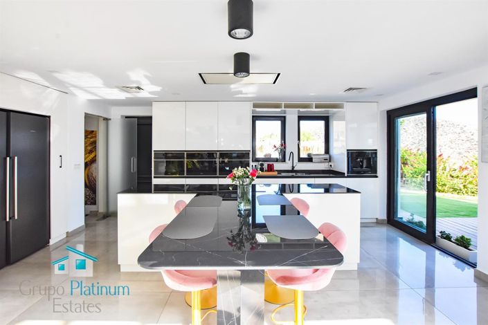 Image No.4-3 Bed Villa for sale