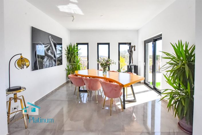 Image No.6-3 Bed Villa for sale