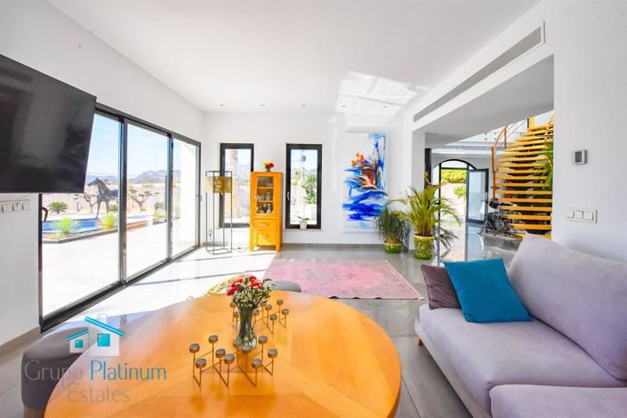 Image No.7-3 Bed Villa for sale