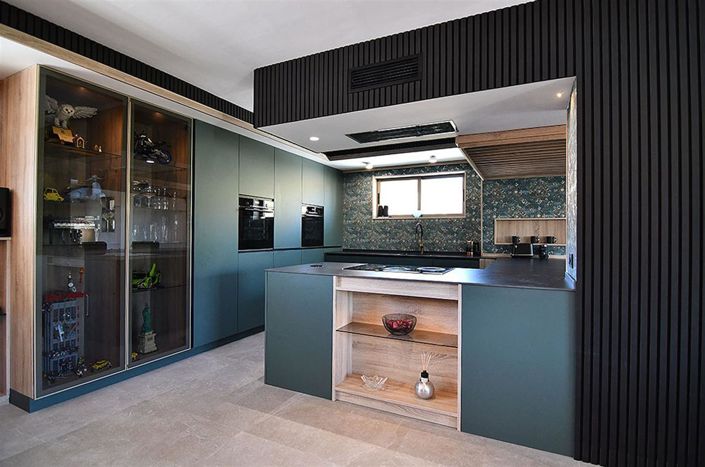 Image No.12-6 Bed Villa for sale