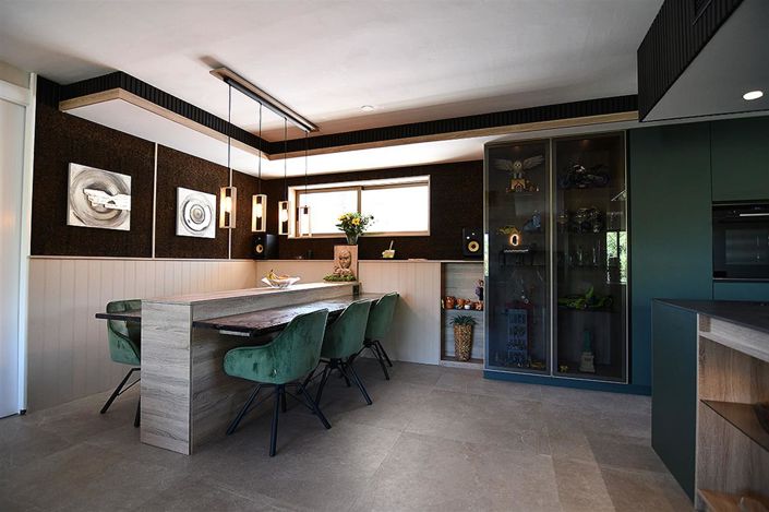 Image No.15-6 Bed Villa for sale