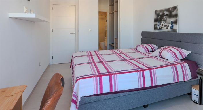 Image No.5-3 Bed Property for sale