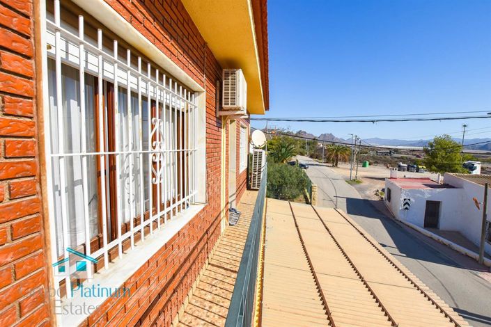 Image No.12-3 Bed Property for sale