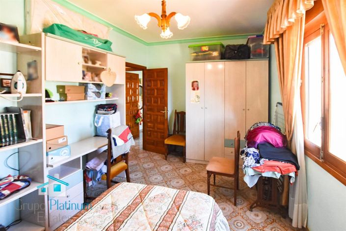 Image No.21-3 Bed Property for sale