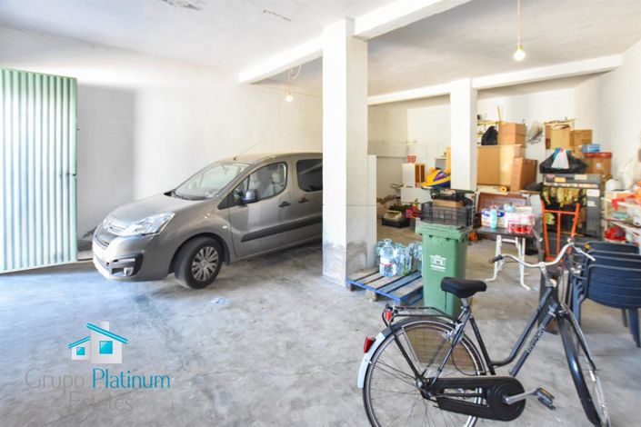 Image No.26-3 Bed Property for sale