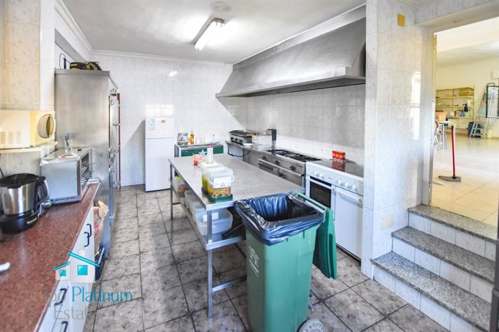 Image No.3-3 Bed Property for sale