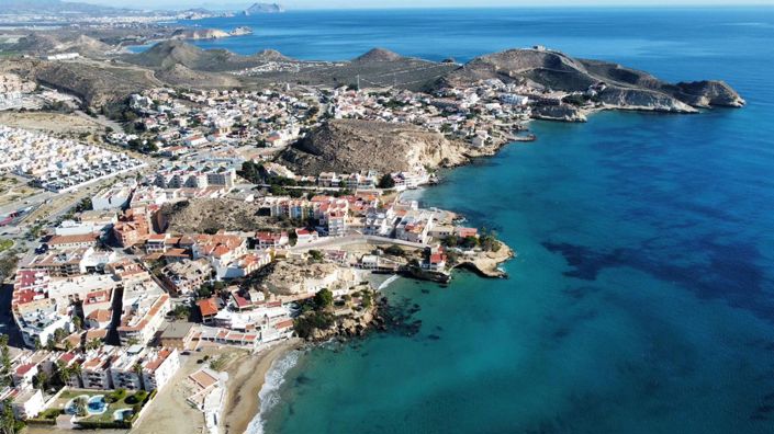 Image No.40-3 Bed Property for sale