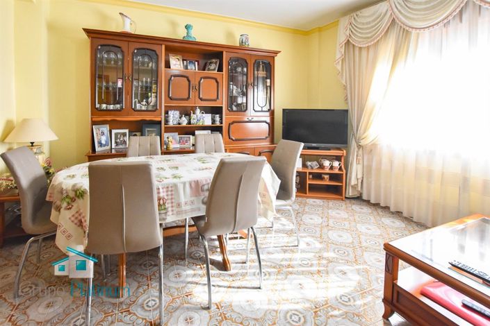 Image No.6-3 Bed Property for sale