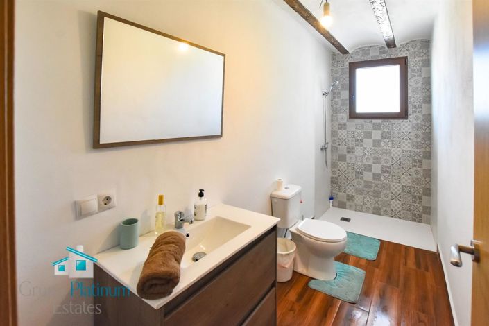 Image No.9-5 Bed Villa for sale