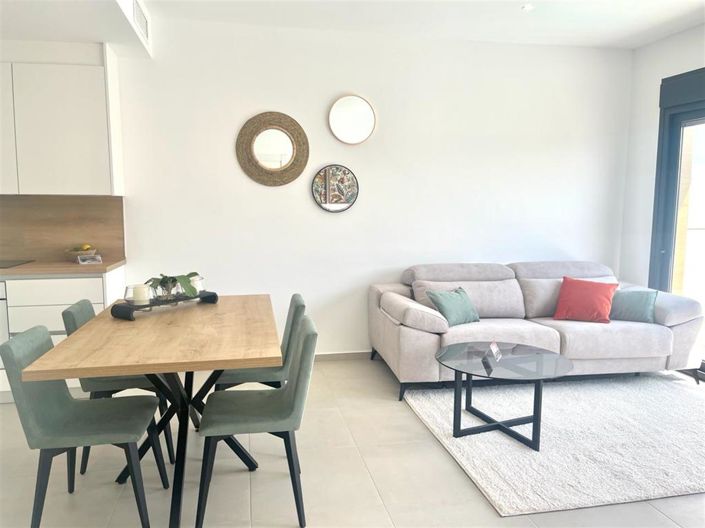 Image No.4-3 Bed Property for sale