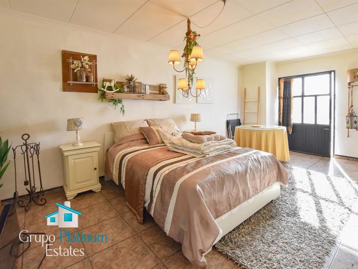 Image No.24-6 Bed Villa for sale