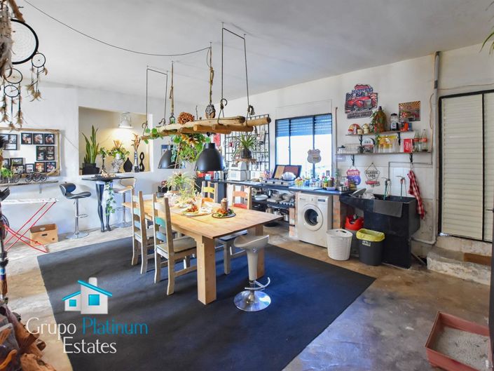 Image No.4-6 Bed Villa for sale