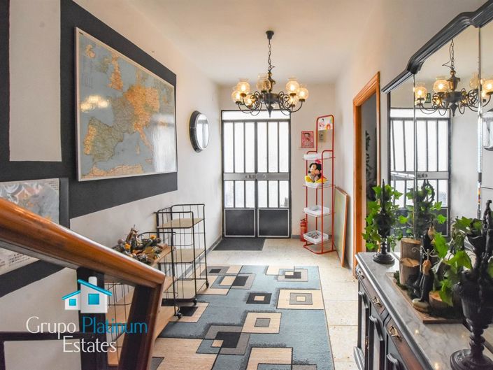 Image No.6-6 Bed Villa for sale