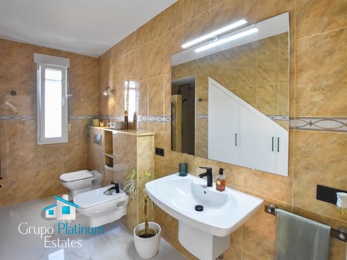 Image No.22-4 Bed Villa for sale