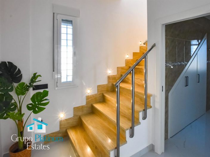 Image No.27-4 Bed Villa for sale